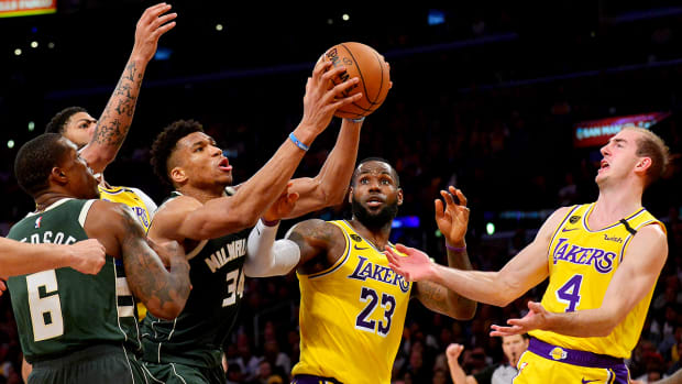 Bucks Lakers